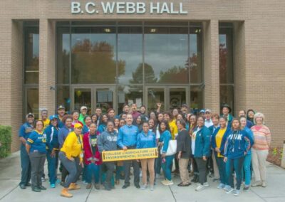 CAES CELEBRATES ALUMNI WITH HOMECOMING COOKOUT