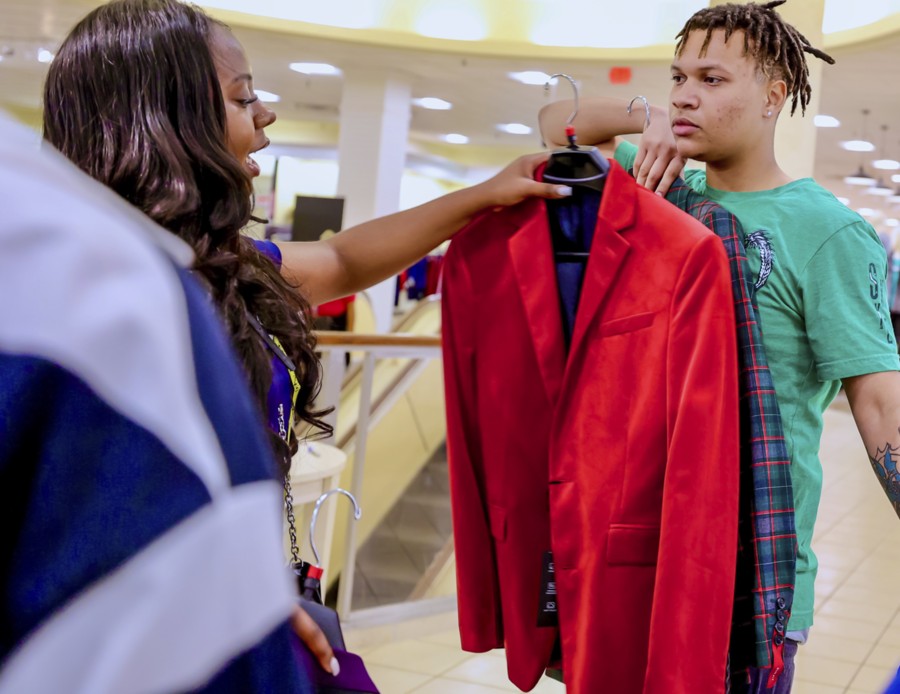 The Right Fit: Fashion Program Helps Students Dress for Success at Annual Event