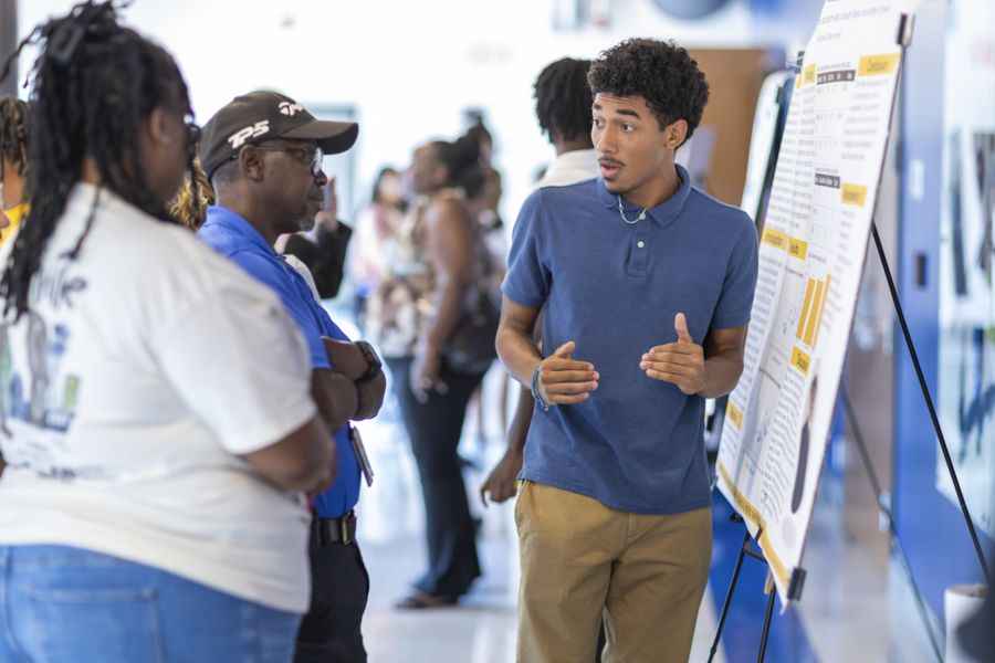 Research Apprentice Program Gives High School Students ‘a Little Bit of Everything’