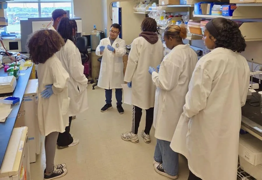 CEPHT Opens Labs to Charlotte Food Science Scholars